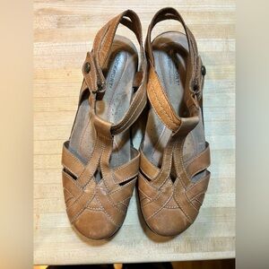 Women's tan Rockport leather sandals